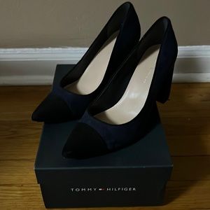 Tommy Hilfiger suede pumps